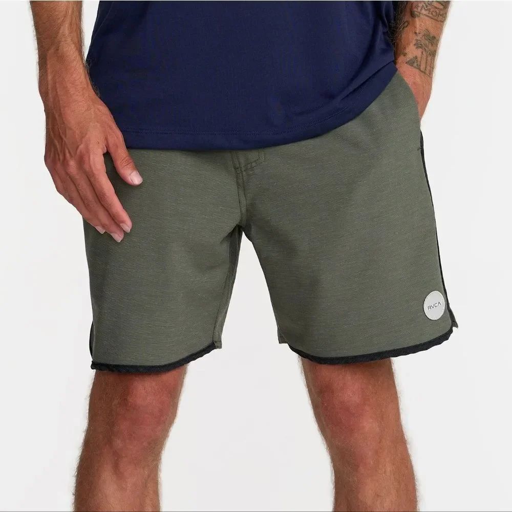 RVCA Yogger Hybrid 17 Short